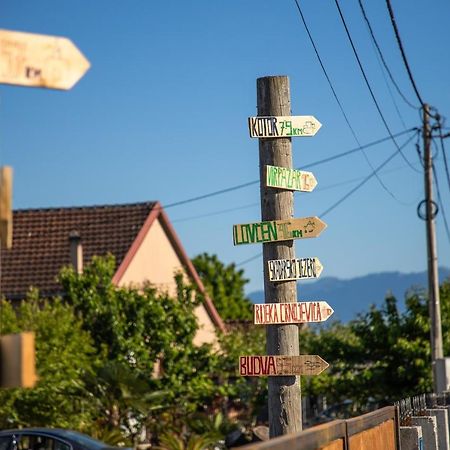 Burzan Bungalovi Подгорица Экстерьер фото